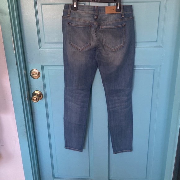BLOWOUT SALE Joe’s jeans for women in size 26”. Washed denim - Picture 4 of 9